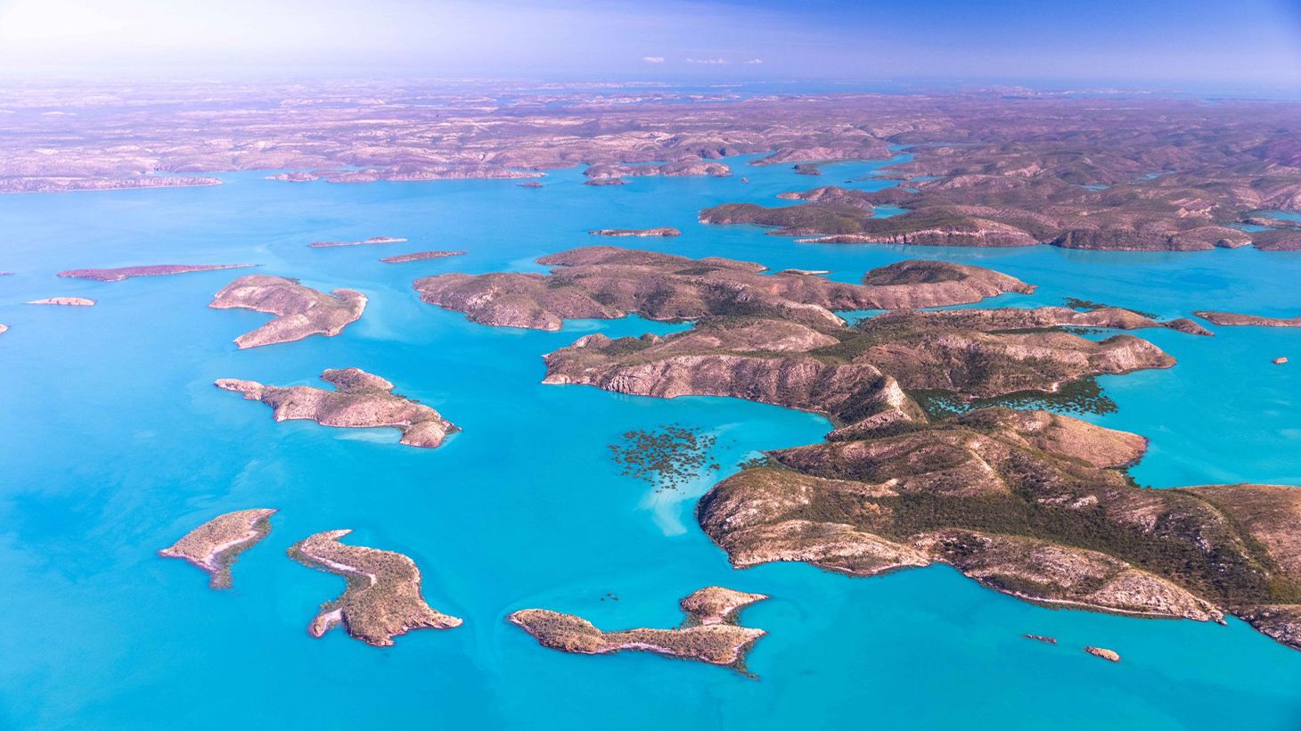 Half-Day Buccaneer Explorer Aerial Tour with Horizontal Falls, Cygnet Bay Pearl Farm Tour & Lunch