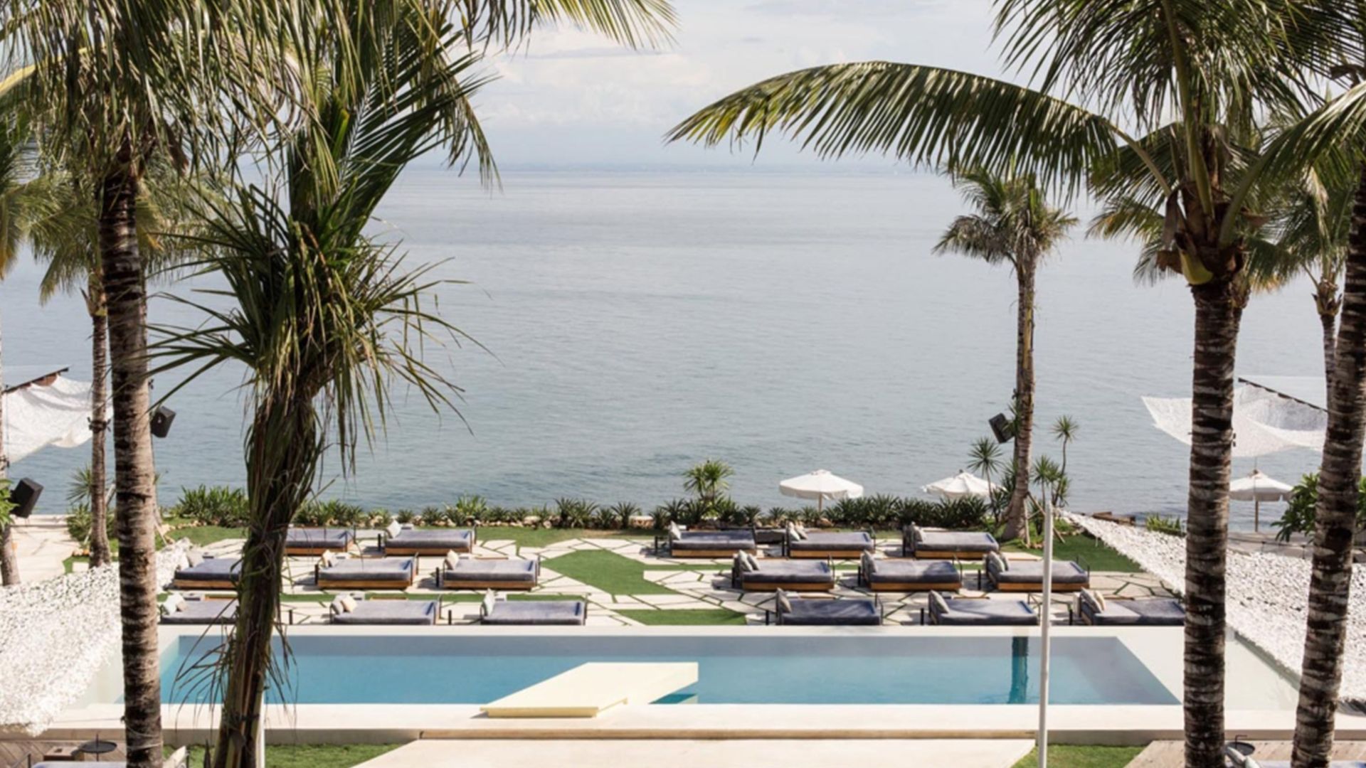 Eclectic Uluwatu Cliffside Retreat with Infinity Pool, Onsite Spa & Restaurant