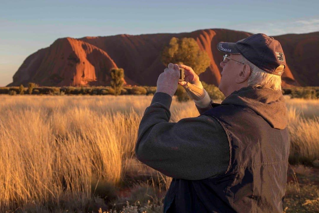Small Group Uluru Sunrise & Picnic Experience