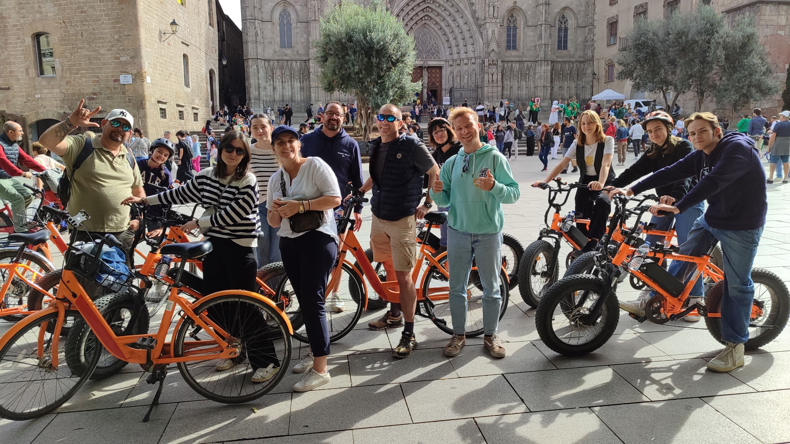 Top-20 Barcelona Sights Guided City Tour by Bike or E-Bike