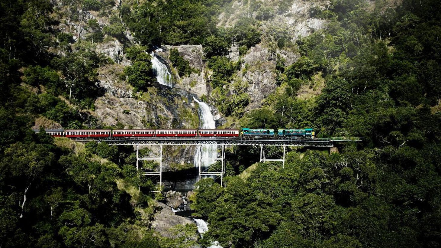 Northern Beaches: Full-Day Waterfall, Wetlands & Scenic Rail Tour with Lunch, Tastings & Return Transfers