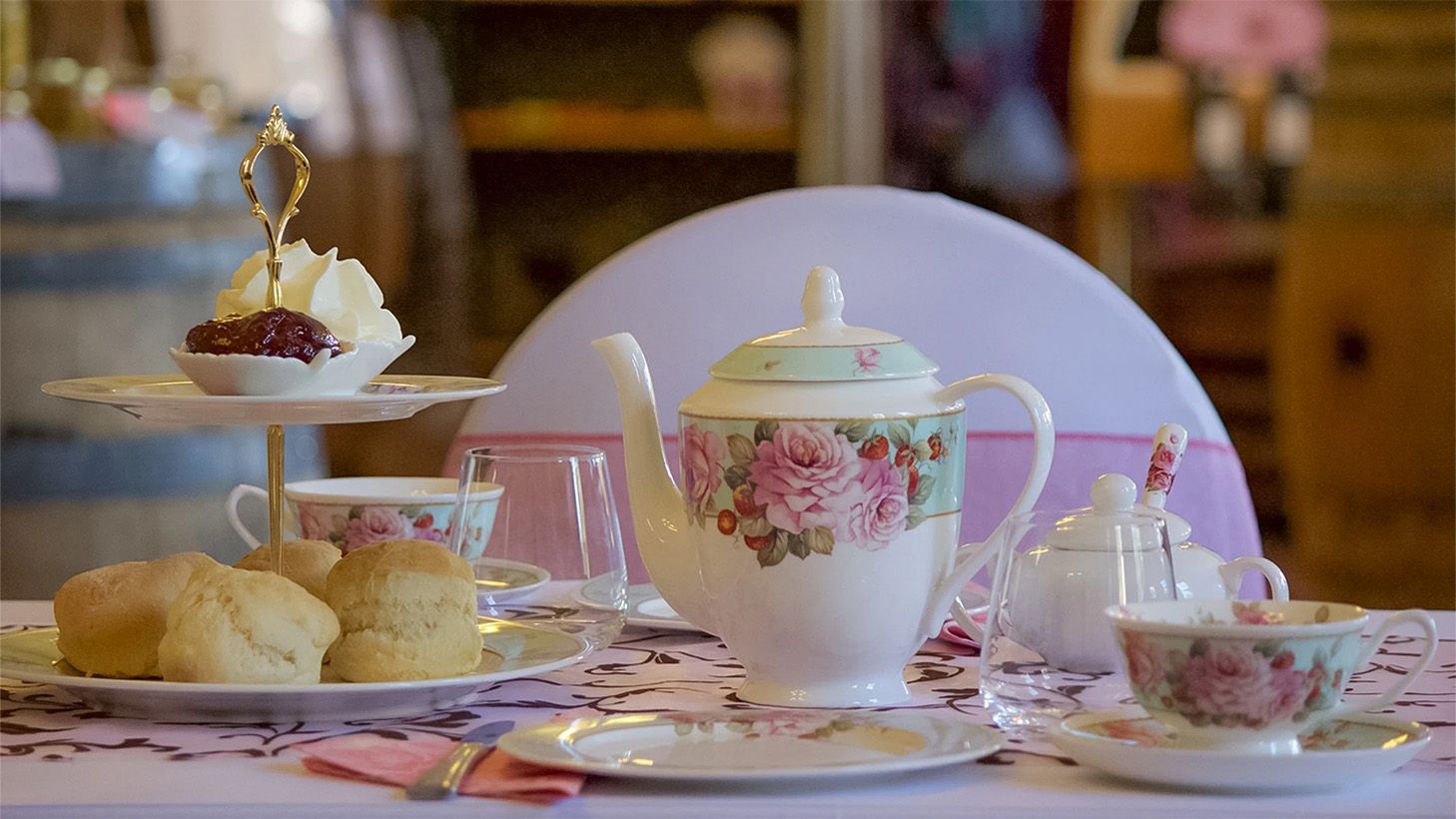 Devonshire Tea & Lunch Platter for Two at Barossa Chateau with Glass of Wine & Take-Home Gift each