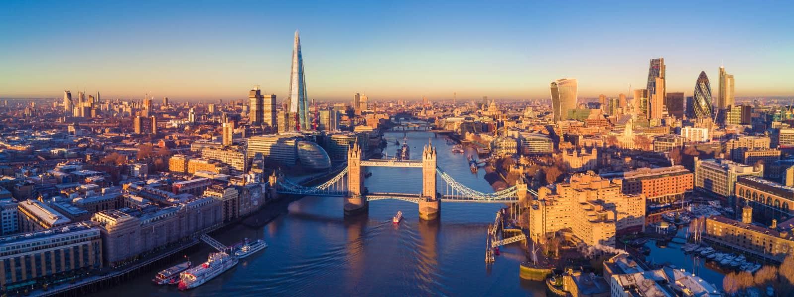 London in One Day Tour with River Cruise and Changing of the Guard 1