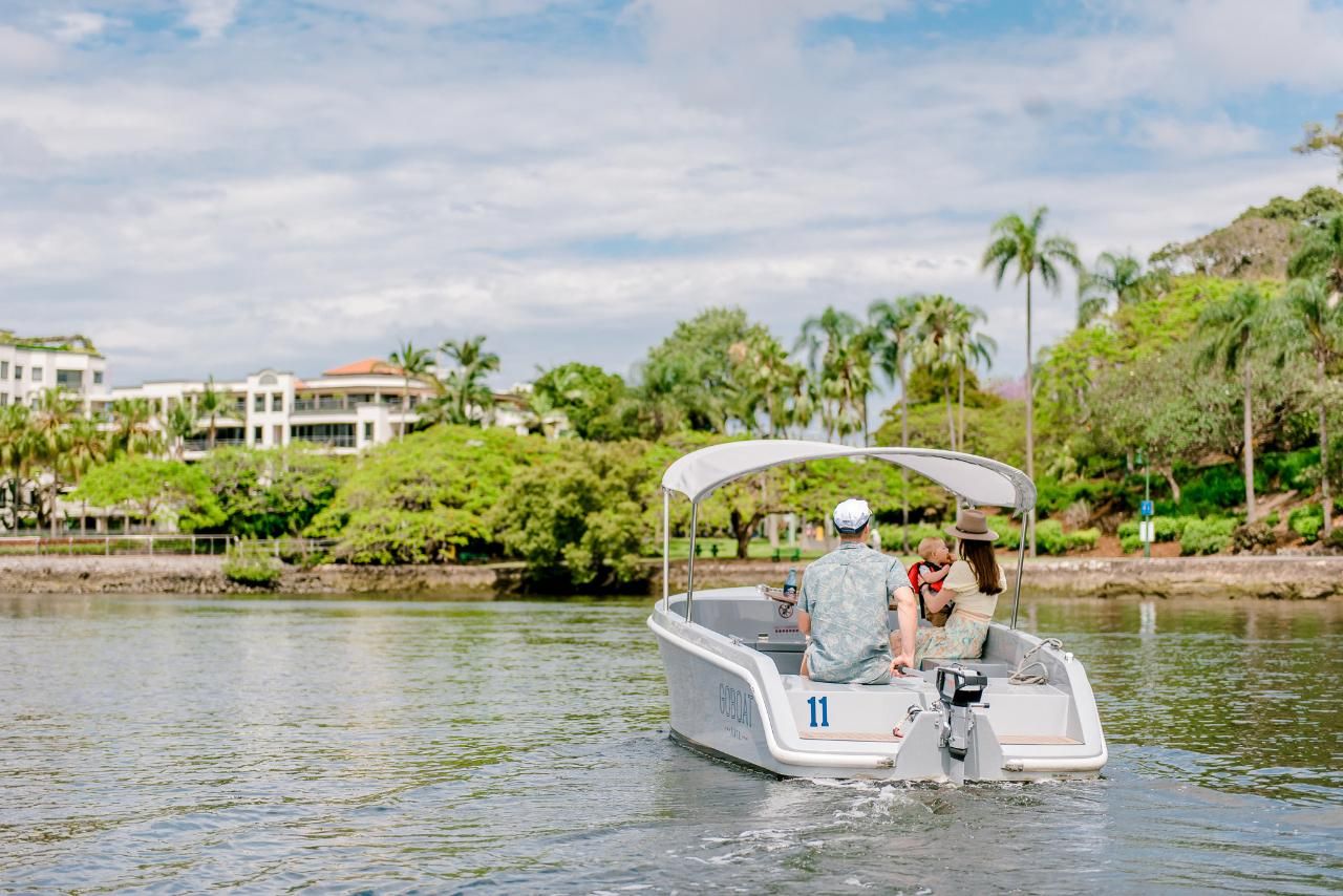 Three-Hour Electric Boat Hire Along Brisbane River for Up to Eight People 1