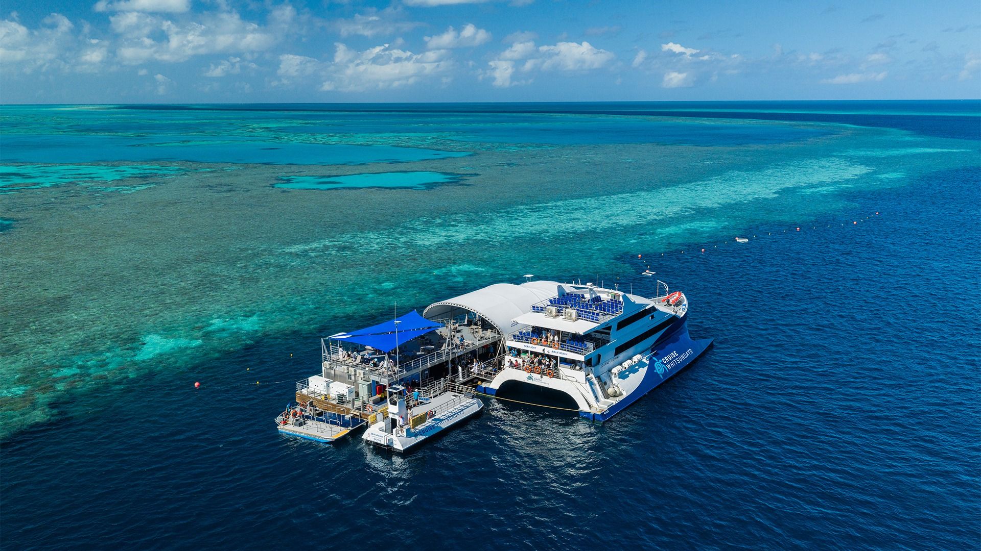 Expérience d’une journée complète sur la Grande Barrière de corail avec déjeuner buffet, transferts depuis/vers Daydream Island et visite guidée en semi-sous-marin