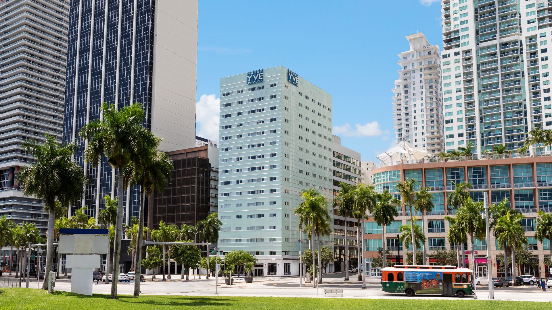 Miami Downtown Hidden Gem Overlooking Biscayne Bay with Daily Breakfast Credit