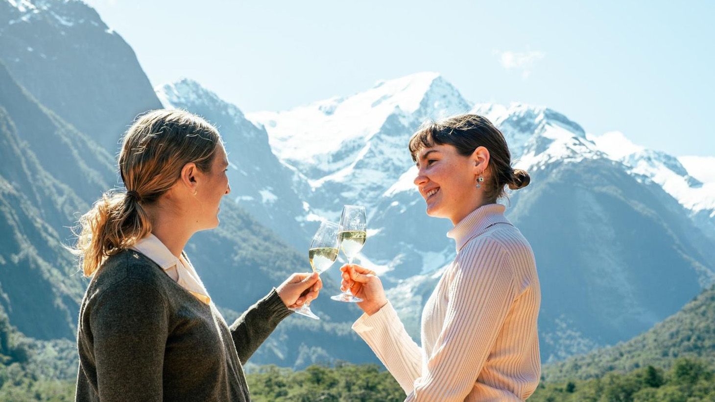 Milford Sound Business Class Experience with Scenic Cruise & Gourmet Dining