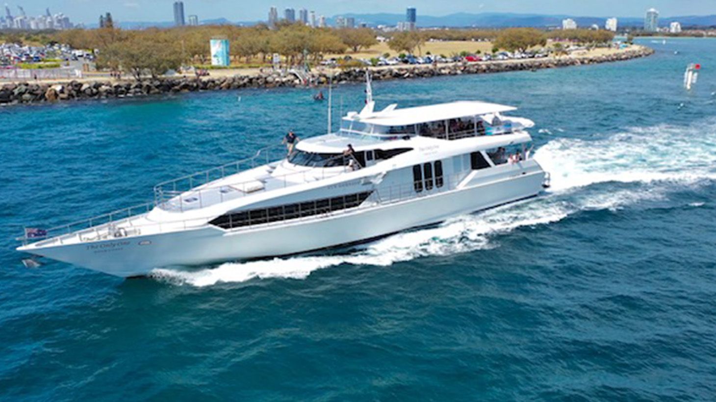 Gold Coast: Luxury Sunset Cruise on Broadwater with a Glass of Sparkling, Beer or Wine & Gourmet Cheese Platter