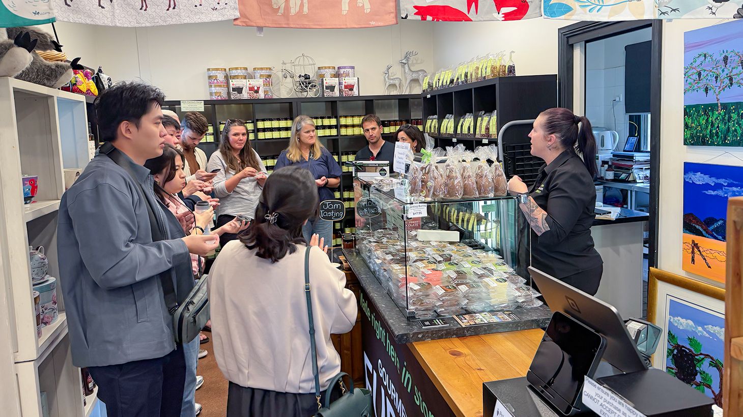 Discover the Hunter Valley on a Full-Day Food & Wine Tour with Lunch, Tastings & Transfers 5