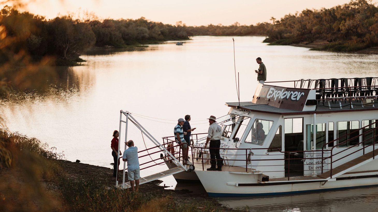 Drover's Sunset Cruise with Smithy's Outback Dinner & Show at Thomson River + Return Transfers 