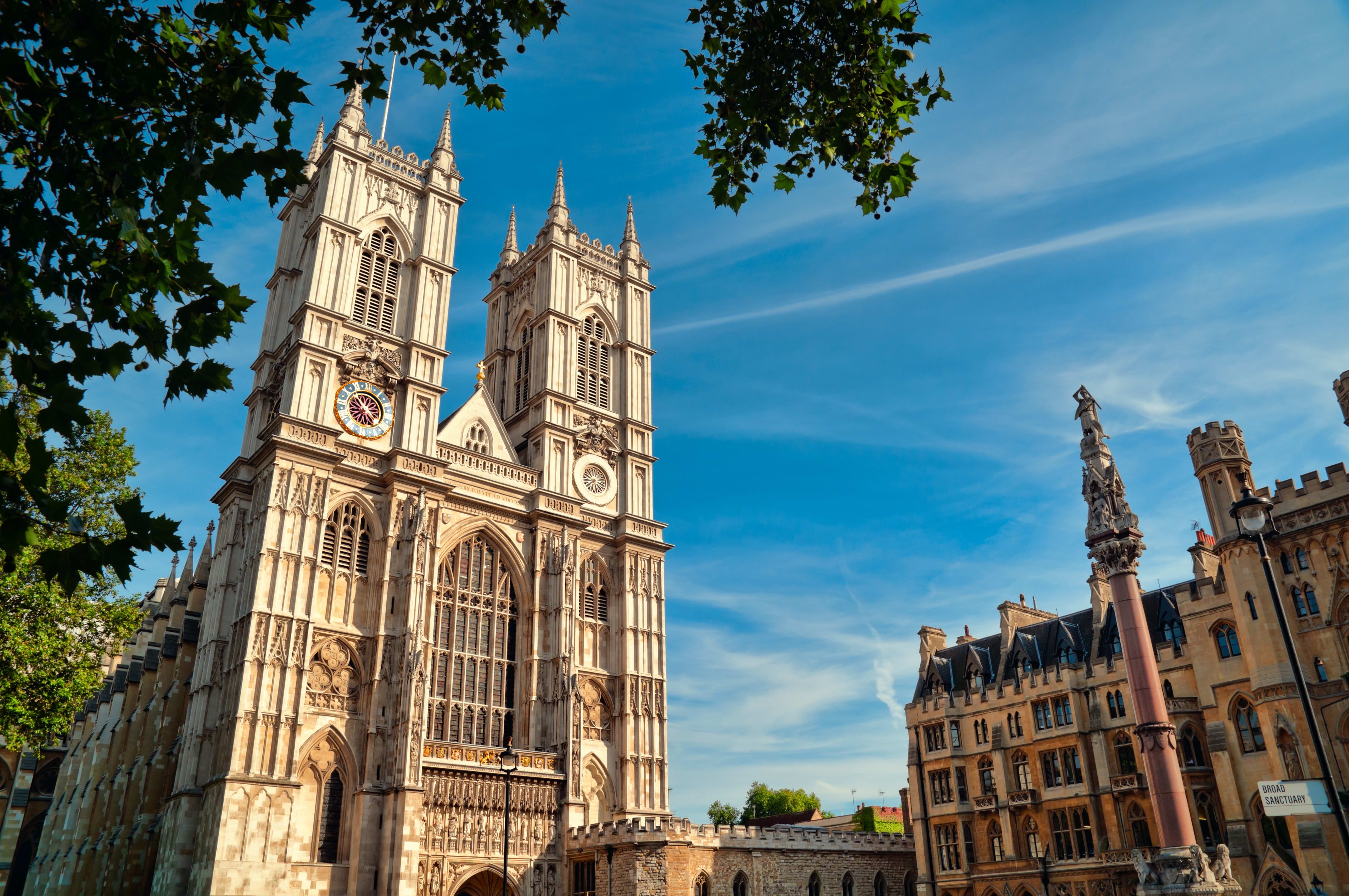 London in One Day Tour with River Cruise and Changing of the Guard 4
