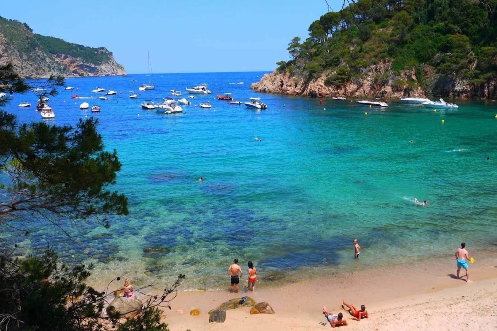 Costa Brava and Medieval Girona Day Tour from Barcelona