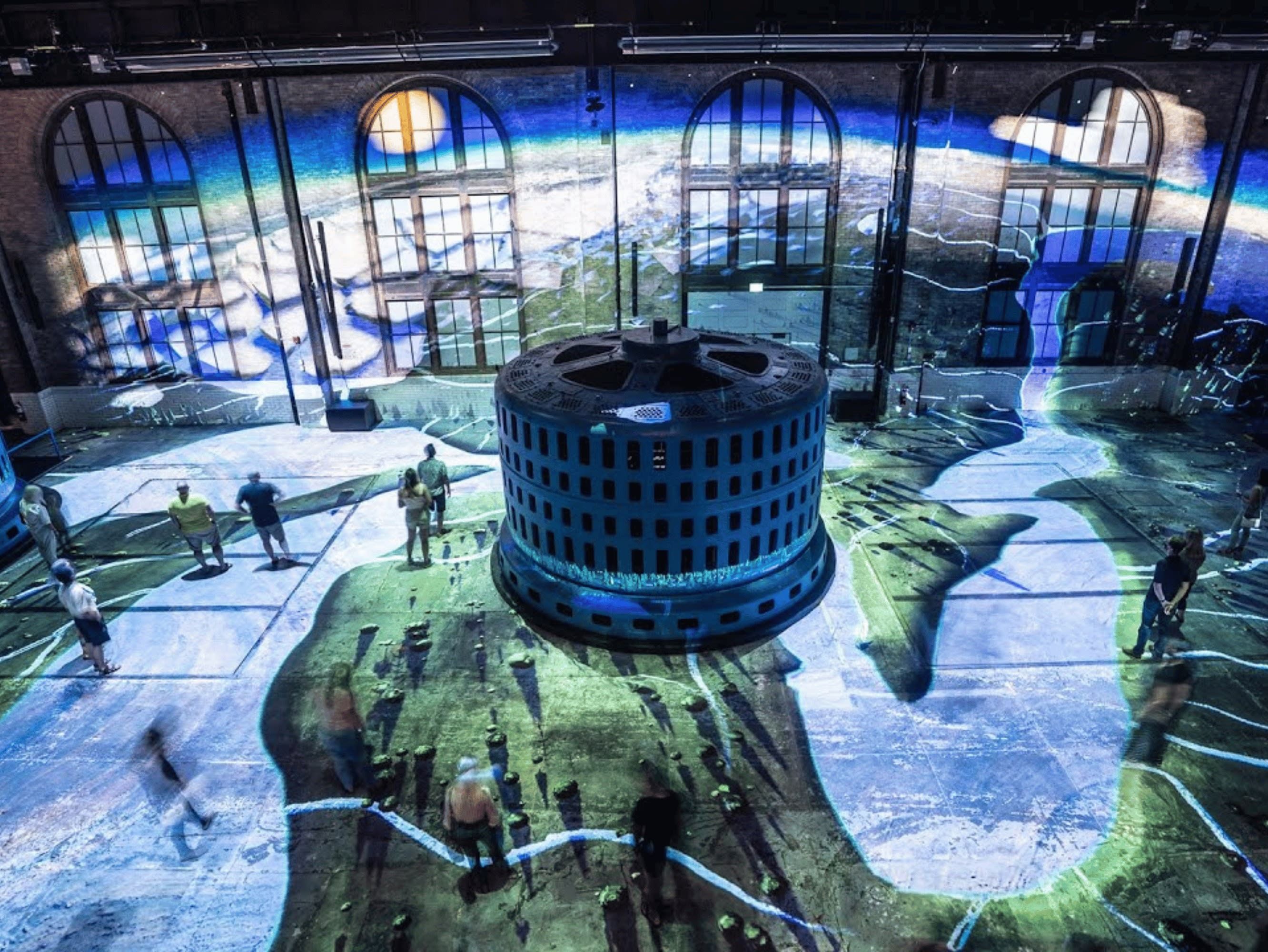 Abend an den Niagarafällen mit Tour zur Lichtshow im Kraftwerk