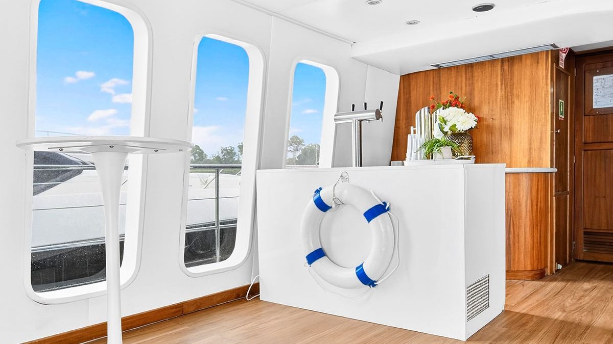 2.5-Hour Whale-Watching Cruise on a Superyacht 4