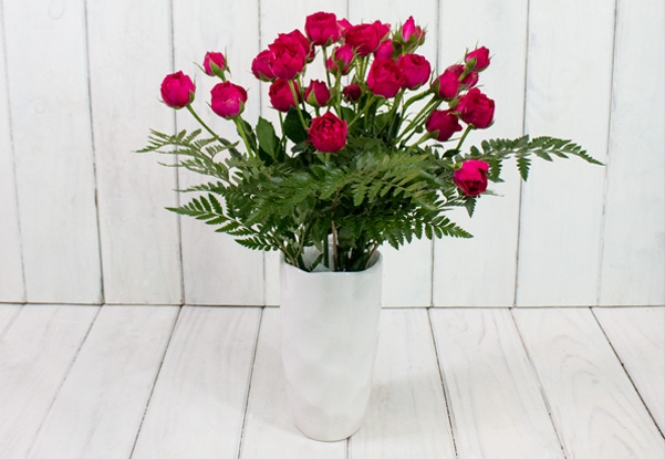 Mother's Day Flowers with Vase & Bag incl. Message