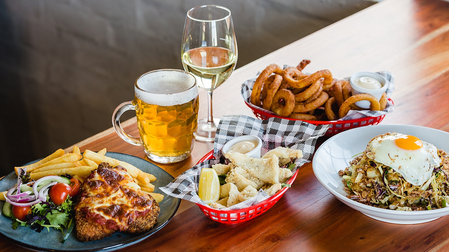 where to go for dinner and drinks near me