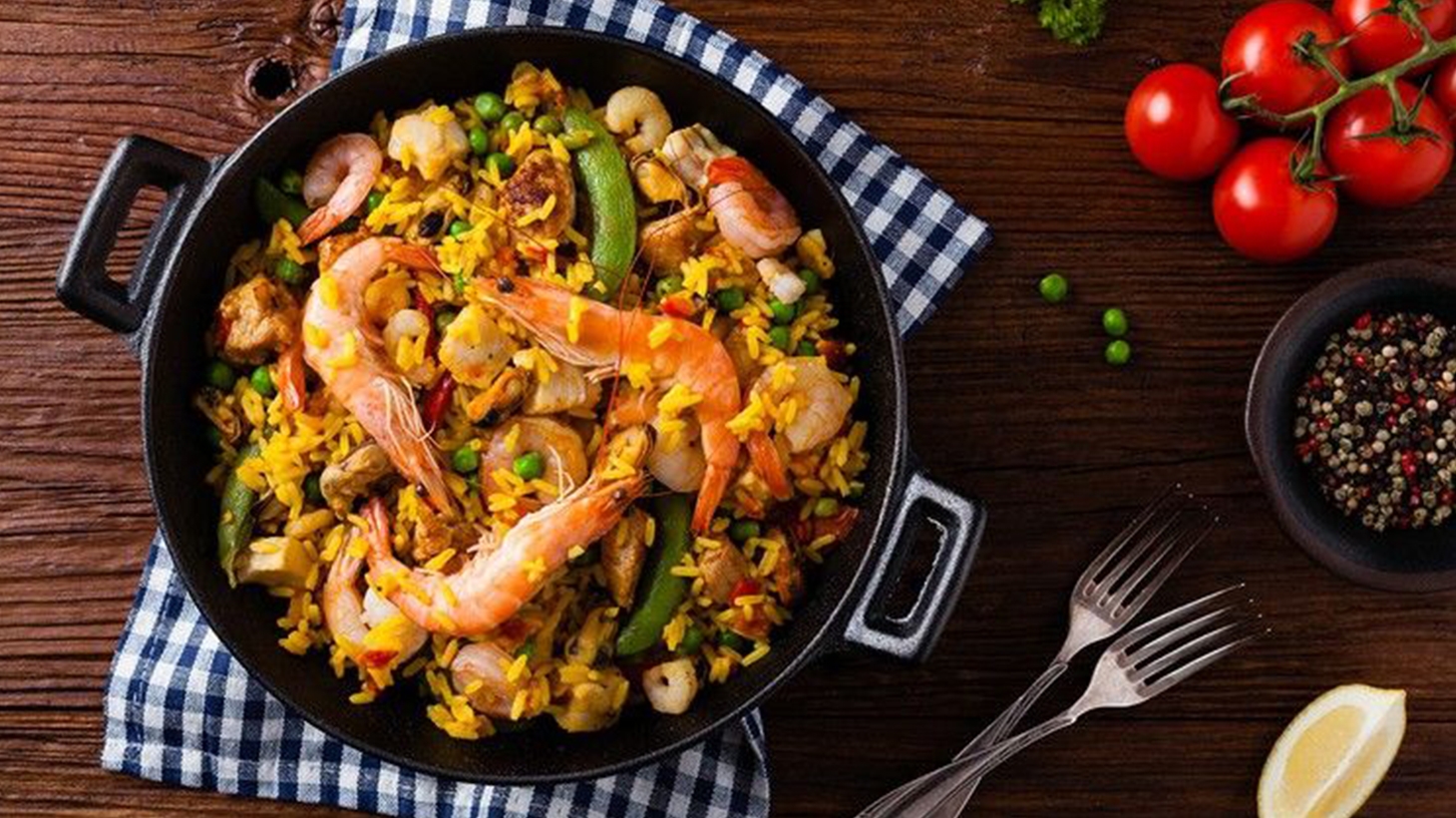 Spanish Paella Cooking Class with Drink and Dinner in Bardon from Pata