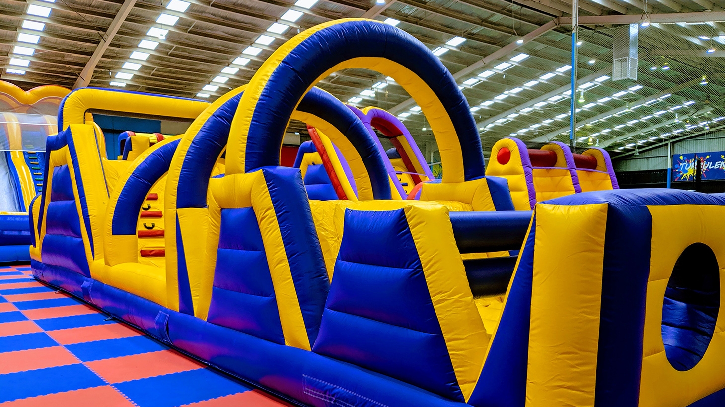 level up trampoline & inflatable park