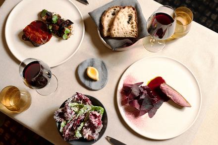 Sydney: Five-Course Winter Dining Experience at Sydney Harbour Marriott with Snacks & Signature Cocktails for Two 