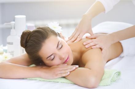 Sydney: Indulge in One-Hour Body Massage, Scrub & Facial Spa Packages in Roselands