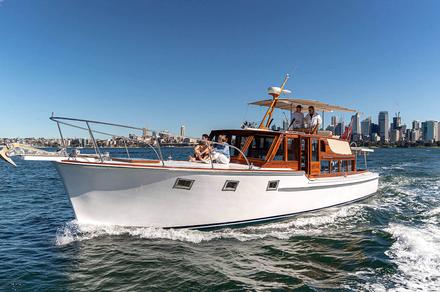 Sydney: 1.5-Hour Vivid Sydney Cruise with Canapes, Free-Flow Drinks & Optional Two-Course Dinner at Manta Upgrade Available