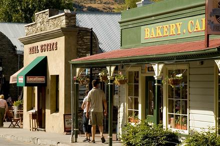 Historic Arrowtown and Wanaka Sightseeing & Tasting Tours 