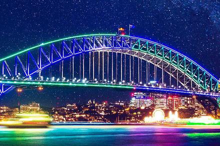 90-Minute Vivid Cruise with Champagne Cocktail & Free-Flowing Drinks