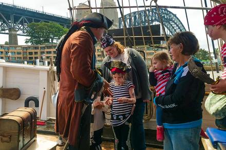 Sydney: Epic 90-Minute Interactive Pirate Cruise Experience in Sydney Harbour