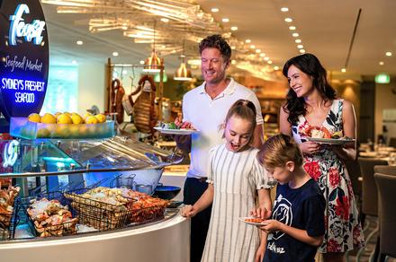 Sydney: Signature Seafood Buffet Dining Experience with a Glass of Prosecco in Sheraton Grand Sydney Hyde Park