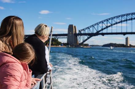 Sydney: Morning or Afternoon 1.5-Hour Discovery Sydney Harbour Cruise