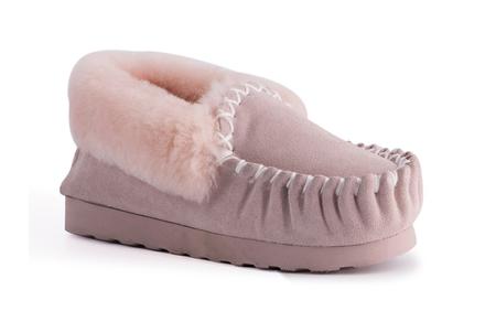 Aus Wooli Women's Stitched Sheepskin Moccasin | Pale Pink