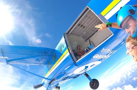 NSW: Get Your Heart Racing with Thrilling Tandem Skydive Experiences Up To 15,000ft 