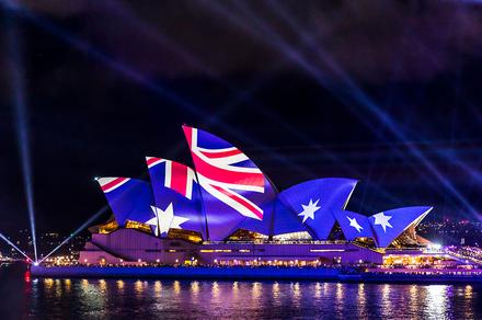 See the Bright Lights of Vivid on a Sydney Harbour Cruise with Drinks!