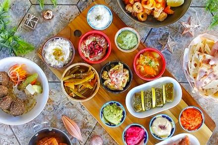 Sydney: Four-Course Turkish Shared Meze Feast Experience in Crows Nest with a Glass of Wine and Prosecco on Arrival