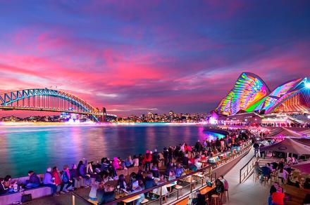 Sydney: Vivid Sydney Sightseeing Wirawi Cruise with Tribal Warrior Cultural Performance & Glass of Sparkling Wine