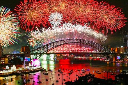 Six-Hour Sydney Harbour New Year's Eve Cruise with Buffet and Drinks