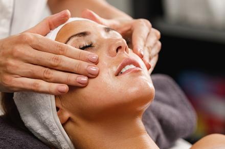 Sydney: Rejuvenating 60-Minute DPL Skin Treatment at Five-Star Sir Stamford in Circular Quay