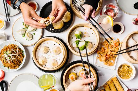 Sydney: Gold Banquet Lunch Menu for Two with Welcome Cocktail & Chinese Garden of Friendship Admission