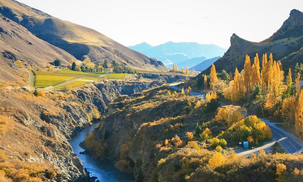 Queenstown: Small Group Three-Hour Highlights Tour with Return Hotel Transfers