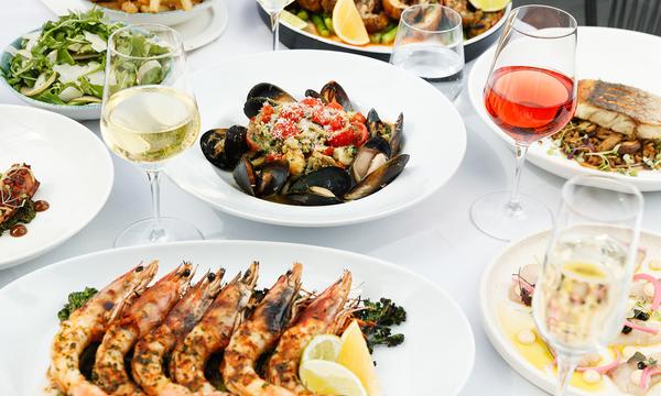 Sydney: Three-Course Seafood Dining Experience with Premium Wine for Two Overlooking the Harbour