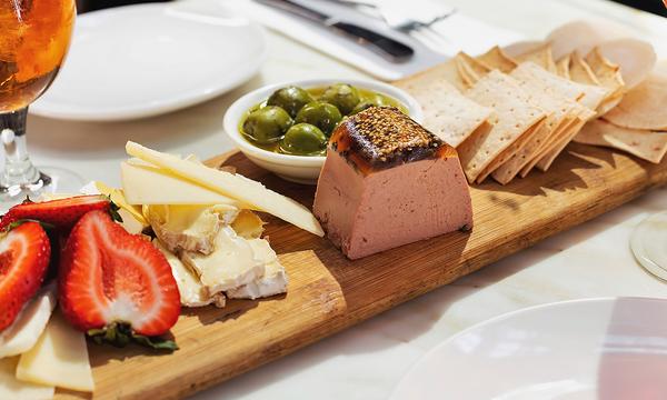 30% Off a Gourmet Cheese Platter and Cocktails