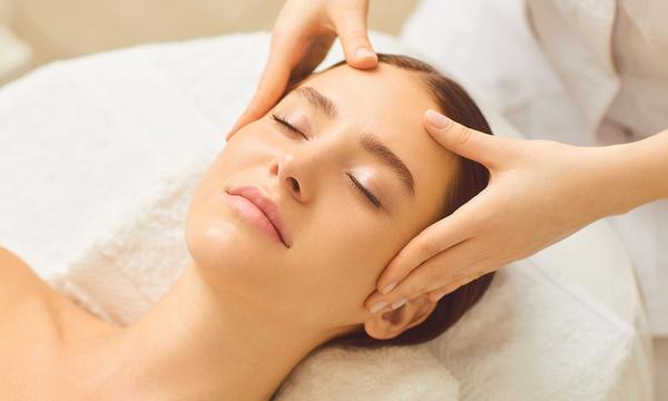 Wellington: Refresh Your Skin with a Relaxation Facial Package in Lower Hutt
