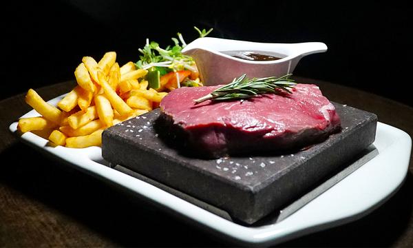 Book Your Table at JB's Bar & Grill in Darling Harbour
