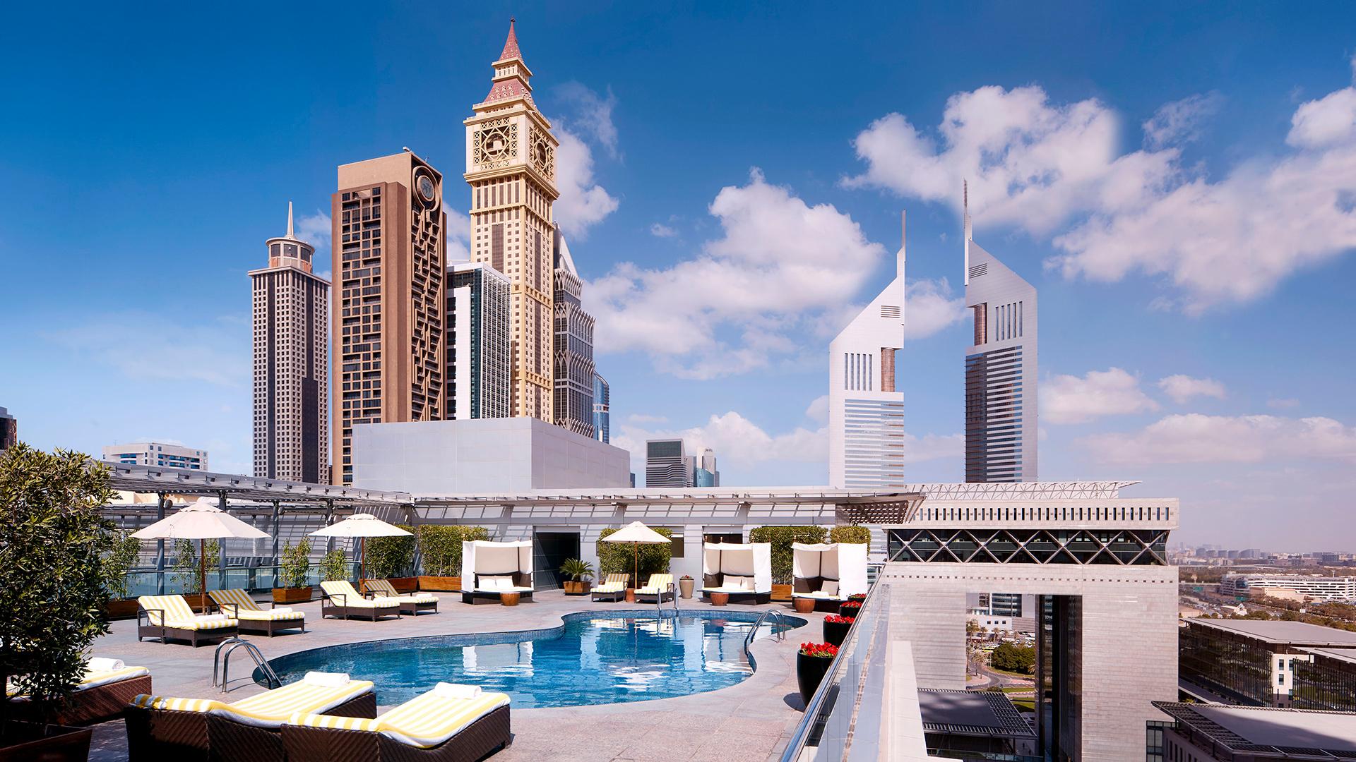 Five Star Ritz Carlton Dubai Luxury With Vip Club Lounge Access Free Flow Cocktails Dubai United Arab Emirates