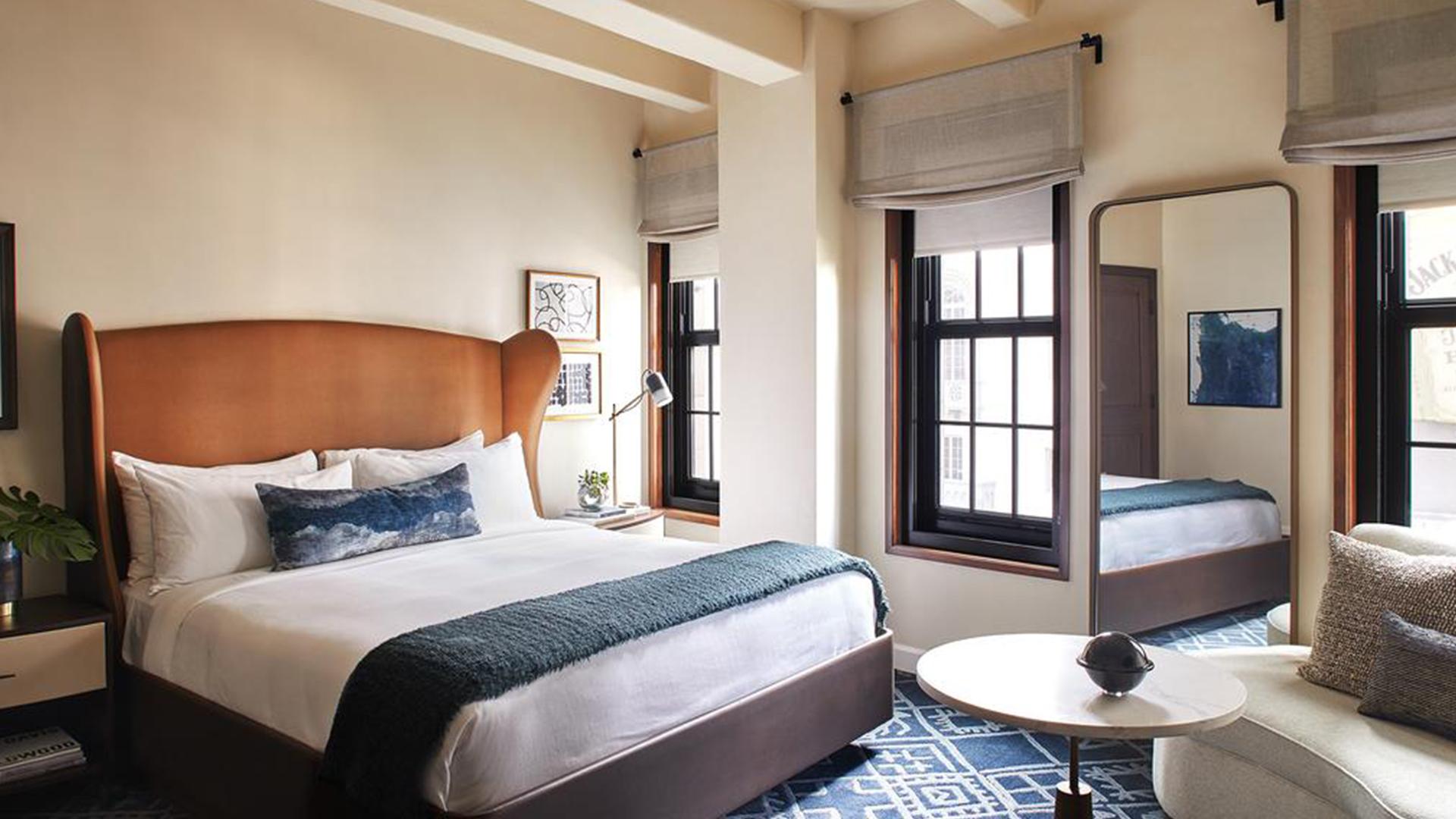 Deluxe King image 1 at Hotel Figueroa by Los Angeles County, California, United States