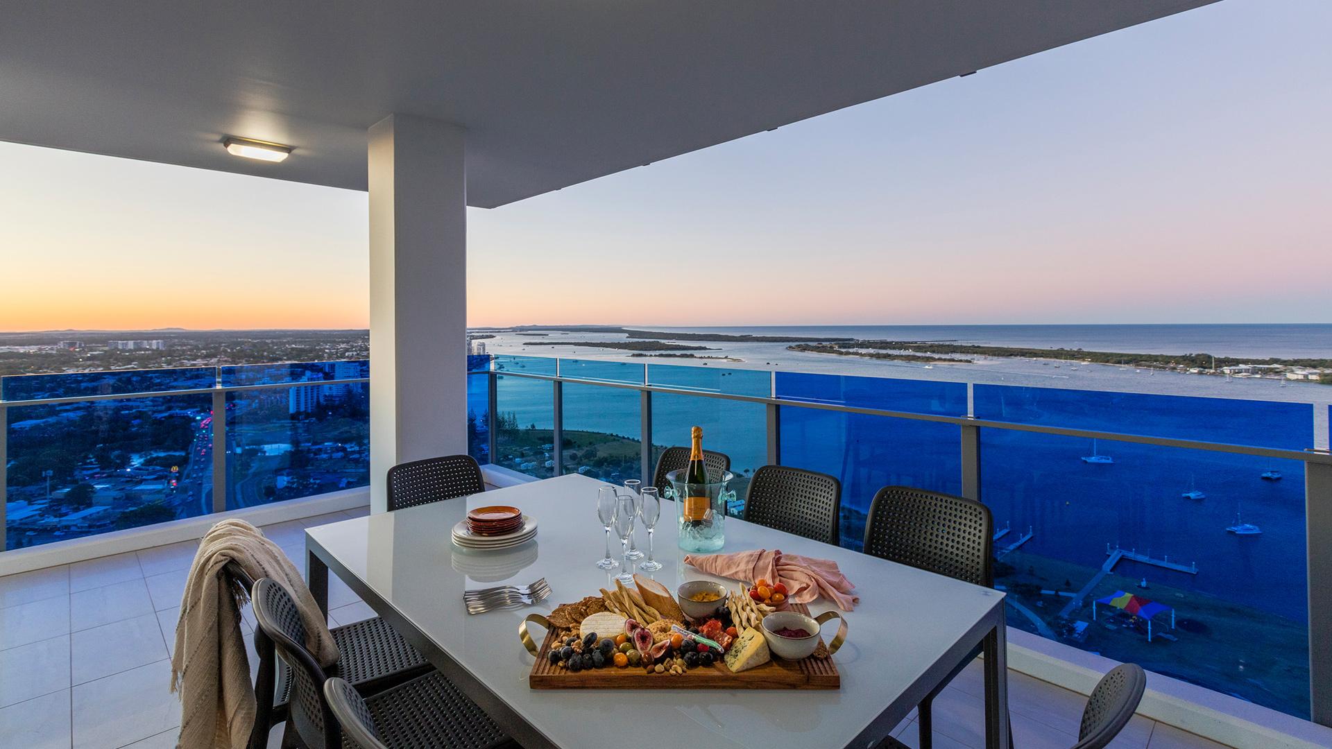 Grand Opening Stylish Gold Coast Apartment Stay with Stunning Ocean