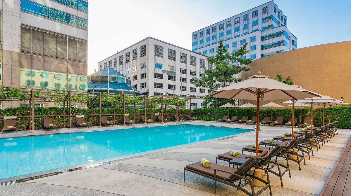 Cosmopolitan Bangkok Retreat in Heart of Silom with Outdoor Pool