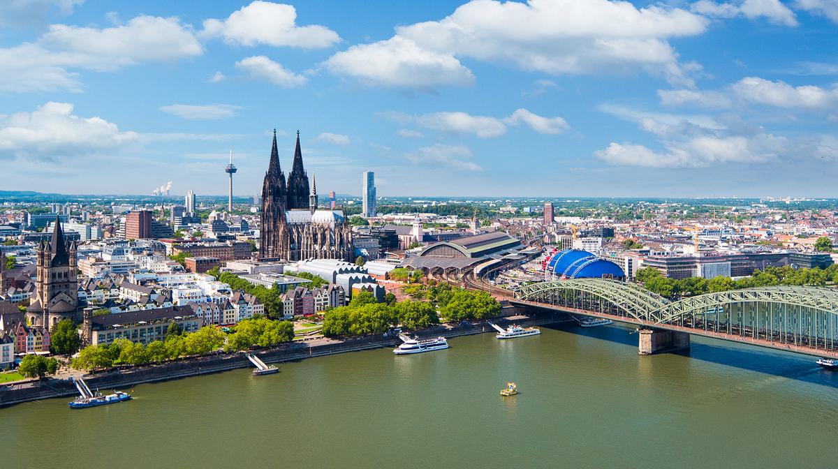 Convenient German City Stay in Chic Central Cologne