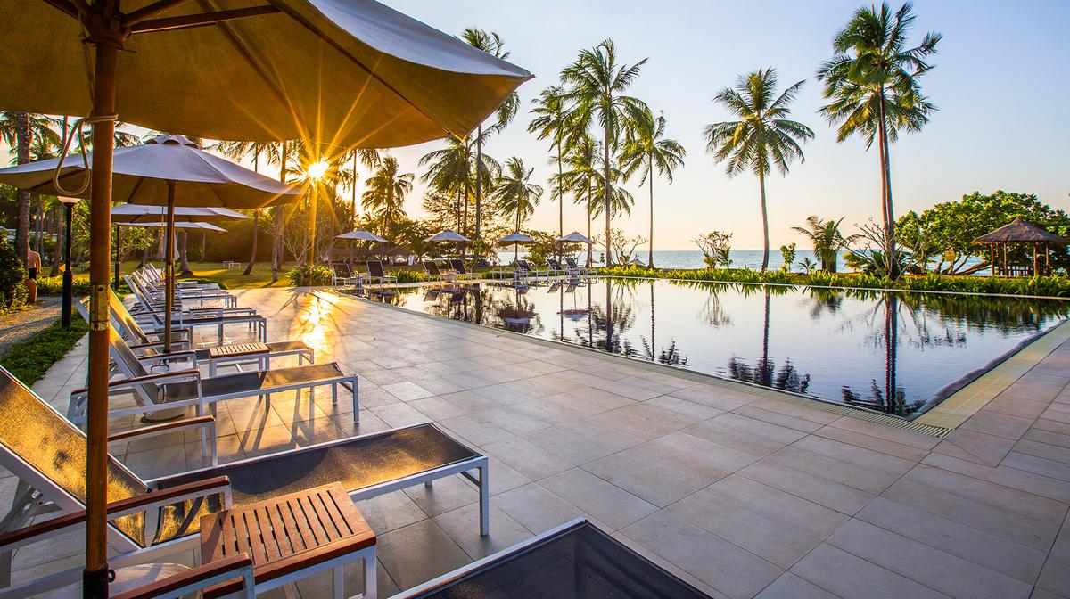 Khao Lak Beachfront Paradise with Daily Breakfast & Dinner, Nightly Drinks & Massages