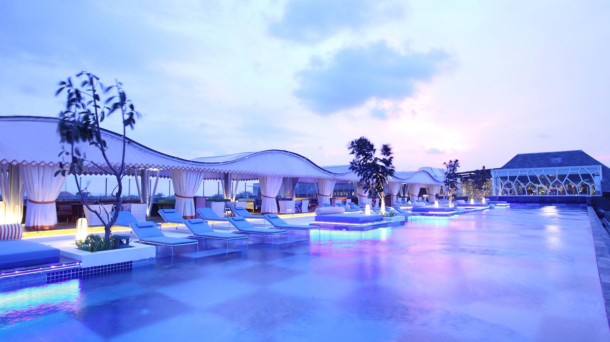 Sky-High Seminyak Escape with Daily Breakfast, Choice of Lunch or Dinner, Cocktails & Child Stays Free